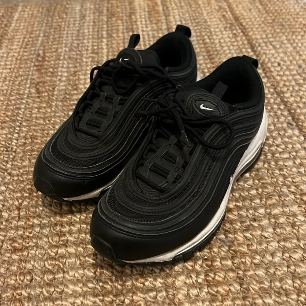 Nike Black White Women's Athletic Sneakers